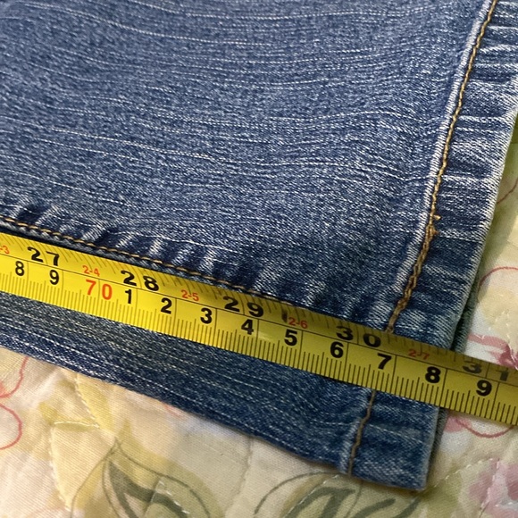 Vintage Angels Jeans With a Flare. Size 9. Pre-owned and in good shape. - Picture 13 of 14